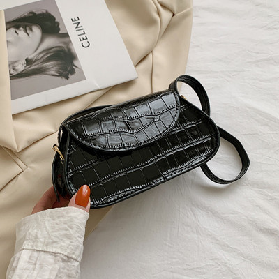 Moderna sieviešu ādas soma ar garu regulējamu rokturi