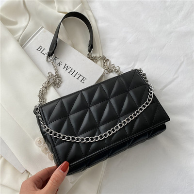 Έκο δερμάτινη γυναικεία τσάντα με μεταλλική αλυσίδα