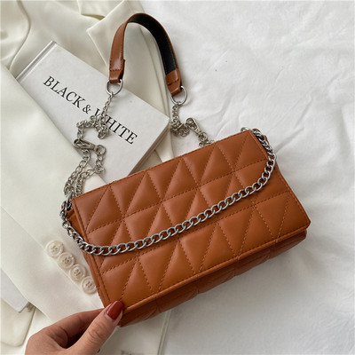 Έκο δερμάτινη γυναικεία τσάντα με μεταλλική αλυσίδα