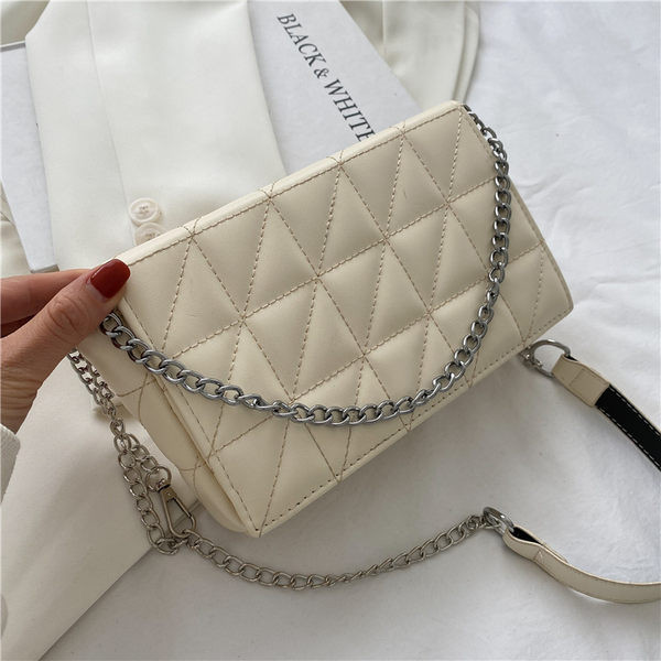 Έκο δερμάτινη γυναικεία τσάντα με μεταλλική αλυσίδα