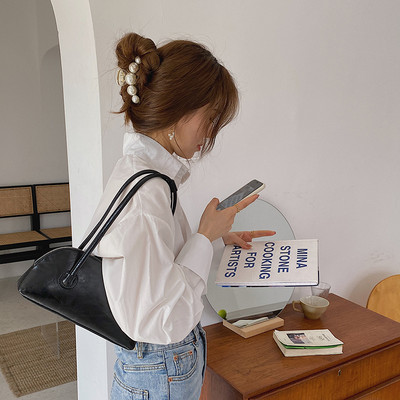 Casual γυναικεία τσάντα από οικολογικό δέρμα με φερμουάρ - ρετρό στιλ