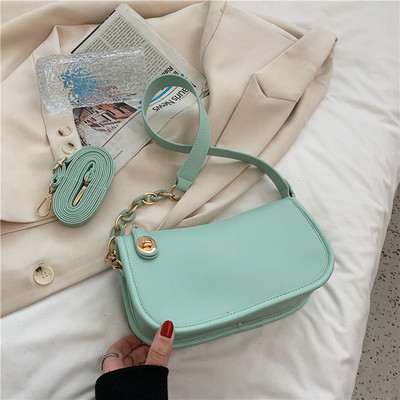 Απλή γυναικεία τσάντα από οικολογικό δέρμα με μακριά λαβή