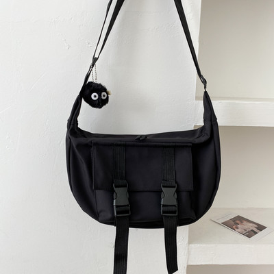 Γυναικεία υφασμάτινη τσάντα και κλείσιμο με φερμουάρ