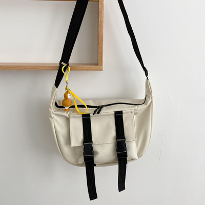 Γυναικεία υφασμάτινη τσάντα και κλείσιμο με φερμουάρ