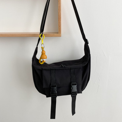 Γυναικεία υφασμάτινη τσάντα και κλείσιμο με φερμουάρ