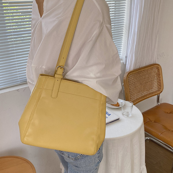 Γυναικεία τσάντα άνοιξης-καλοκαιριού από οικολογικό δέρμα - ρετρό στιλ