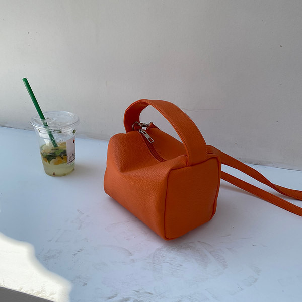 Νέο μοντέλο γυναικεία τετράγωνη τσάντα με φερμουάρ