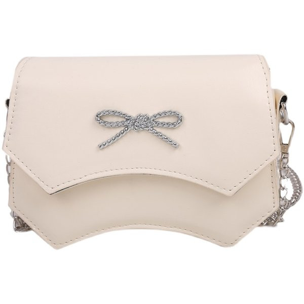 Moderna sieviešu ādas soma ar metāla lenti