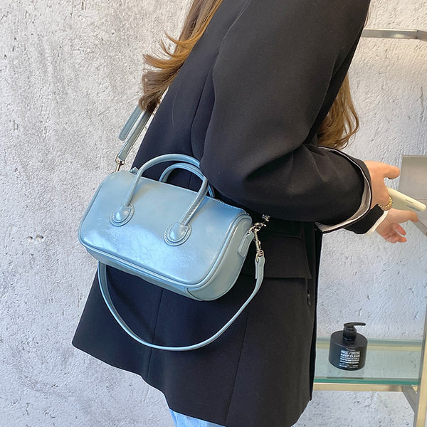 Maza, vasarai piemērota sieviešu soma no eko ādas