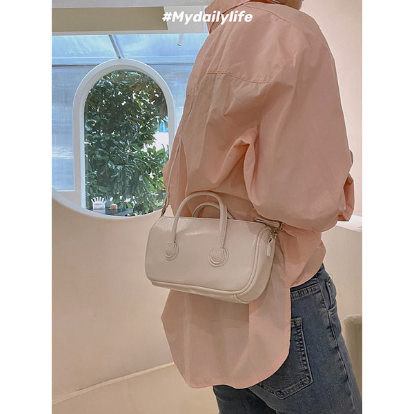 Maza, vasarai piemērota sieviešu soma no eko ādas