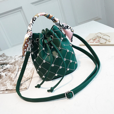 Καθημερινή έκο δερμάτινη τσάντα με κορδόνια  και μεταλλικά στοιχεία