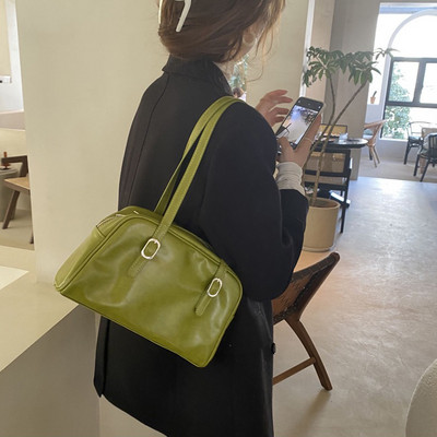 Casual γυναικεία τσάντα με ρυθμιζόμενες λαβές από οικολογικό δέρμα