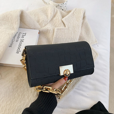 Geanta de dama moderna din piele ecologica - cu inchidere metalica