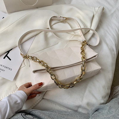 Geanta de dama dreptunghiulara din piele ecologica cu maner din metal si piele