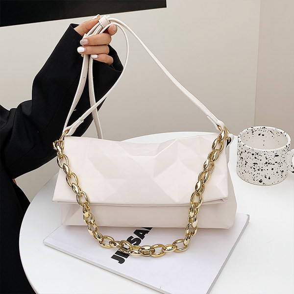 Geanta de dama dreptunghiulara din piele ecologica cu maner din metal si piele