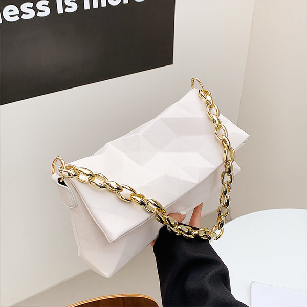 Geanta de dama dreptunghiulara din piele ecologica cu maner din metal si piele