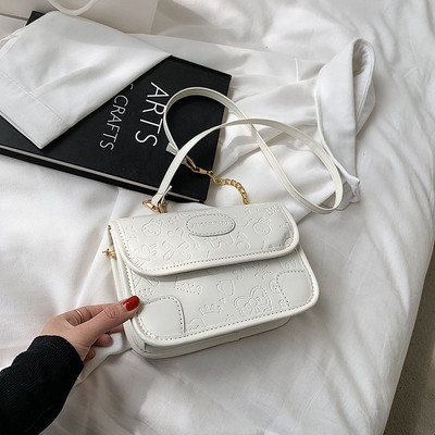 Γυναικεία έκο δερμάτινη τσάντα με αλυσίδα και μεταλλικό κούμπωμα