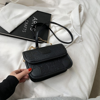 Γυναικεία έκο δερμάτινη τσάντα με αλυσίδα και μεταλλικό κούμπωμα