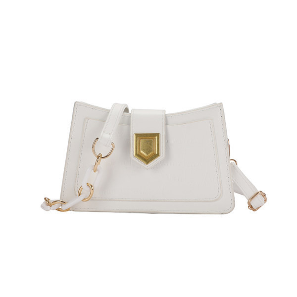 Γυναικεία τσάντα με ανάγλυφο δέρμα και μεταλλική αγκράφα