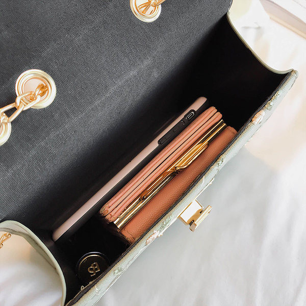 Geanta casual dama cu lant lung si broderie