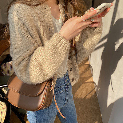 Σύγχρονη γυναικεία τσάντα από οικολογικό δέρμα με ρυθμιζόμενη λαβή