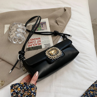 Geantă mică dreptunghiulară decorată cu pietre