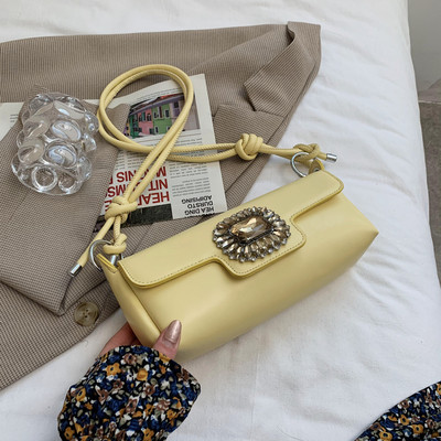 Geantă mică dreptunghiulară decorată cu pietre