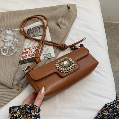 Geantă mică dreptunghiulară decorată cu pietre