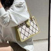 Μικρή οικολογική δερμάτινη τσάντα με μεταλλική λαβή