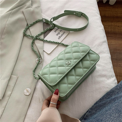 Γυναικεία έκο δερμάτινη τσάντα με μακριά λαβή και μεταλλικό κούμπωμα