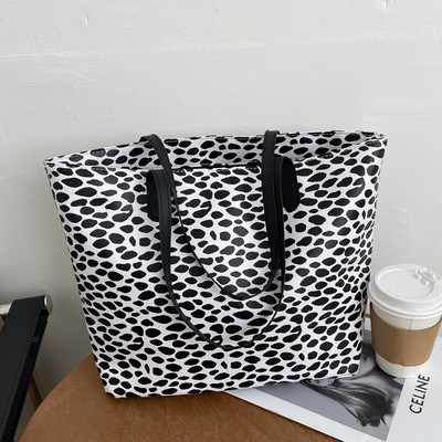 Γυναικεία καθημερινή τσάντα με δύο λαβές