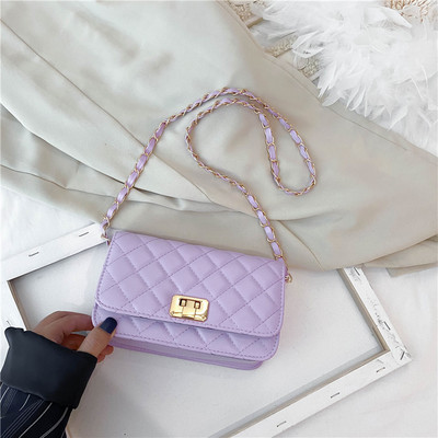 Γυναικεία έκο δερμάτινη τσάντα με μεταλλική στερέωση σε τέσσερα χρώματα