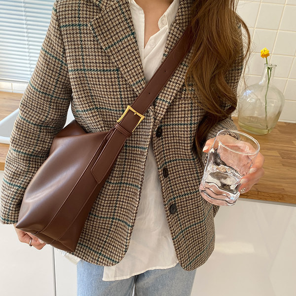 Geanta de dama din piele cu maner reglabil