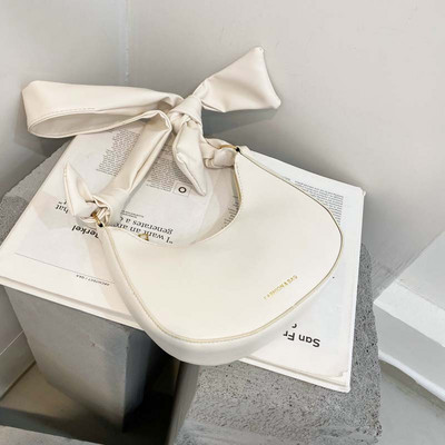 Moderna sieviešu soma ar rāvējslēdzēju - eko āda