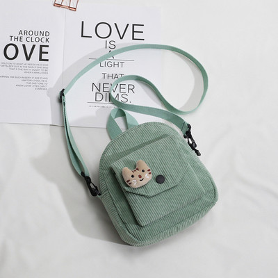 Γυναικεία τσάντα casual με τρισδιάστατο στοιχείο και φερμουάρ