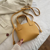 Sieviešu ikdienas soma ar garu rokturi četrās krāsās