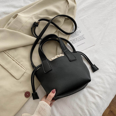 Sieviešu ikdienas soma ar garu rokturi četrās krāsās