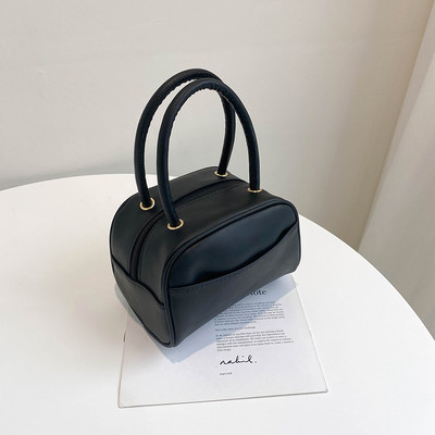 Έκο δερμάτινη γυναικεία τσάντα με κοντές λαβές