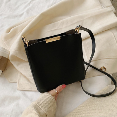 Μοντέρνα τσάντα από οικολογικό δέρμα με μακριά λαβή