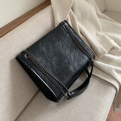 Καθημερινή γυναικεία τσάντα με φερμουάρ κλασικό μοντέλο