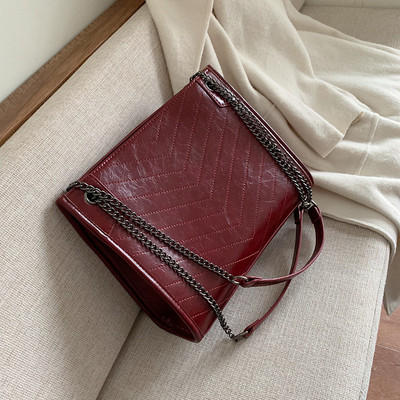 Καθημερινή γυναικεία τσάντα με φερμουάρ κλασικό μοντέλο