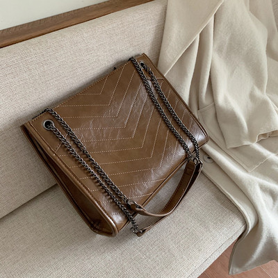 Καθημερινή γυναικεία τσάντα με φερμουάρ κλασικό μοντέλο