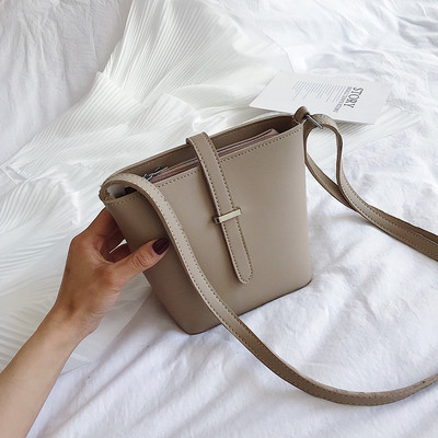 Γυναικεία έκο δερμάτινη τσάντα με μακριά λαβή σε τρία χρώματα