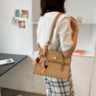 Μικρή τσάντα από οικολογικό δέρμα και υφάσματα με διακόσμηση πέρλες