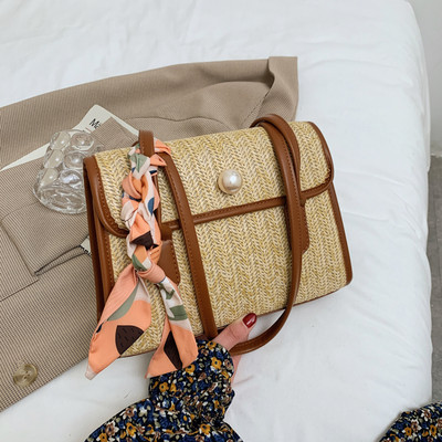 Μικρή τσάντα από οικολογικό δέρμα και υφάσματα με διακόσμηση πέρλες