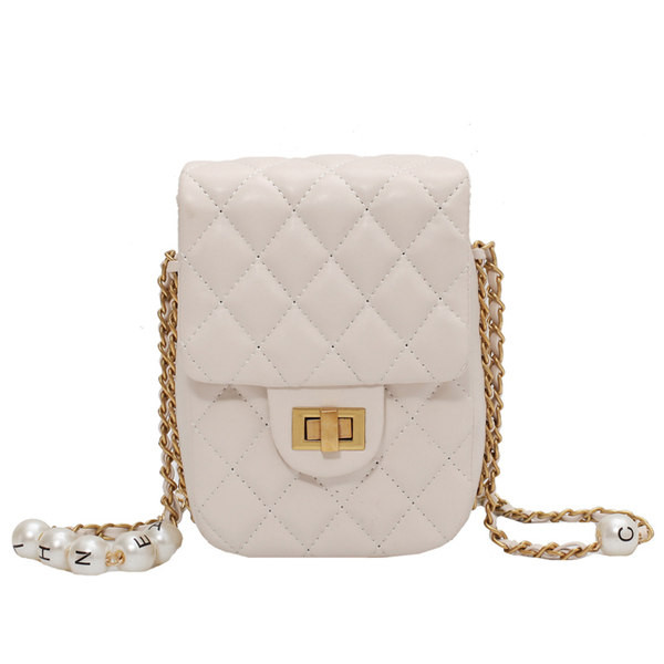 Μικρή καπιτονέ τσάντα με  διακόσμηση από πέρλες