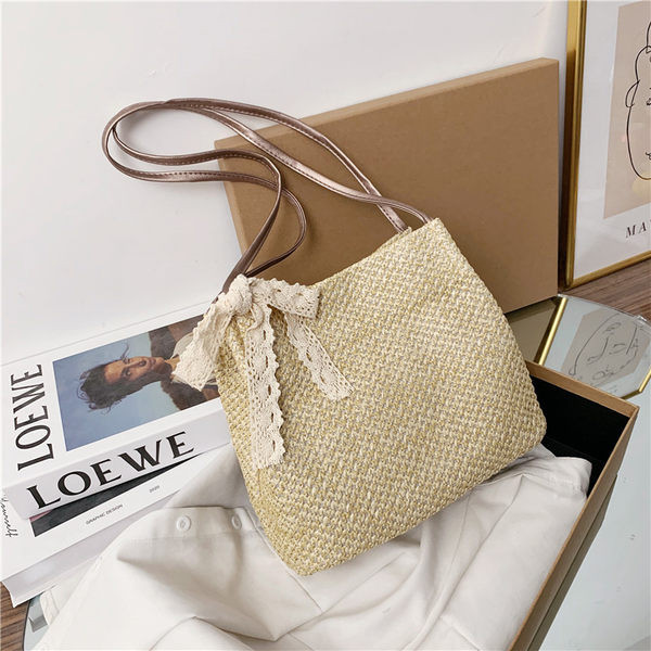 Sieviešu salmu soma ar kvadrātveida formu