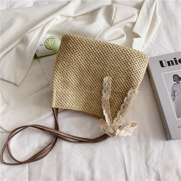 Sieviešu salmu soma ar kvadrātveida formu