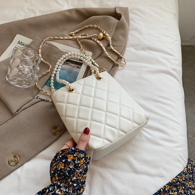 Μικρή έκο δερμάτινη τσάντα με πέρλες