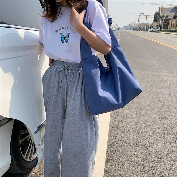 Καθημερινή γυναικεία τσάντα σε διάφορα χρώματα